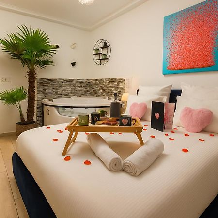L'Escale Balneo'Romantique - Loveroom - Jacuzzi & Petit Dejeuner Villiers-sur-Marne Ngoại thất bức ảnh