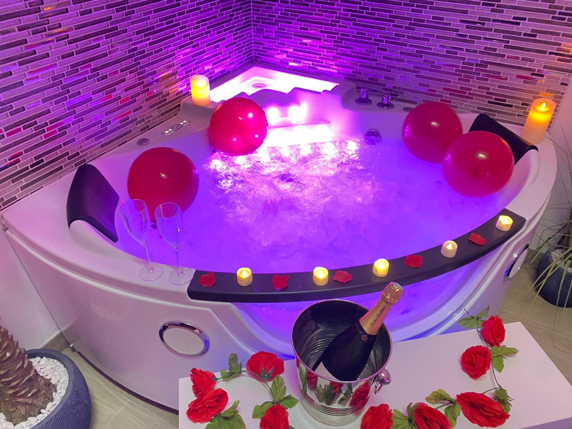 L'Escale Balneo'Romantique - Loveroom - Jacuzzi & Petit Dejeuner Villiers-sur-Marne Ngoại thất bức ảnh