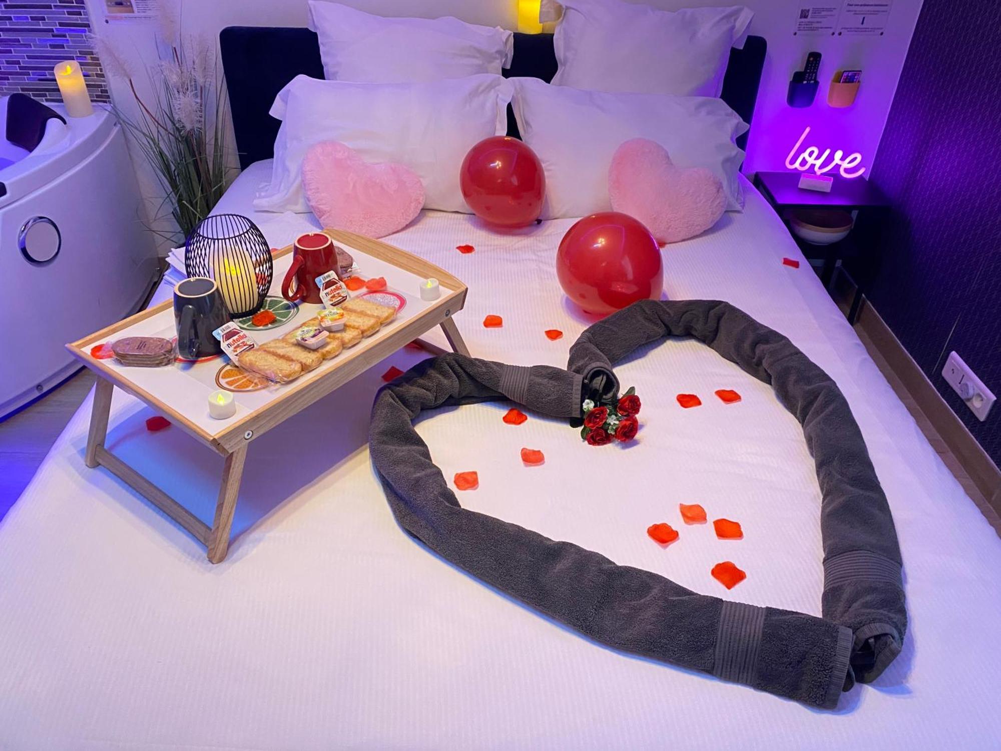 L'Escale Balneo'Romantique - Loveroom - Jacuzzi & Petit Dejeuner Villiers-sur-Marne Ngoại thất bức ảnh