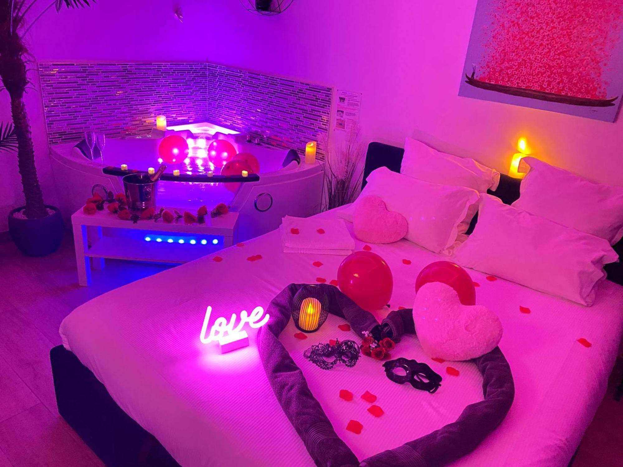 L'Escale Balneo'Romantique - Loveroom - Jacuzzi & Petit Dejeuner Villiers-sur-Marne Ngoại thất bức ảnh