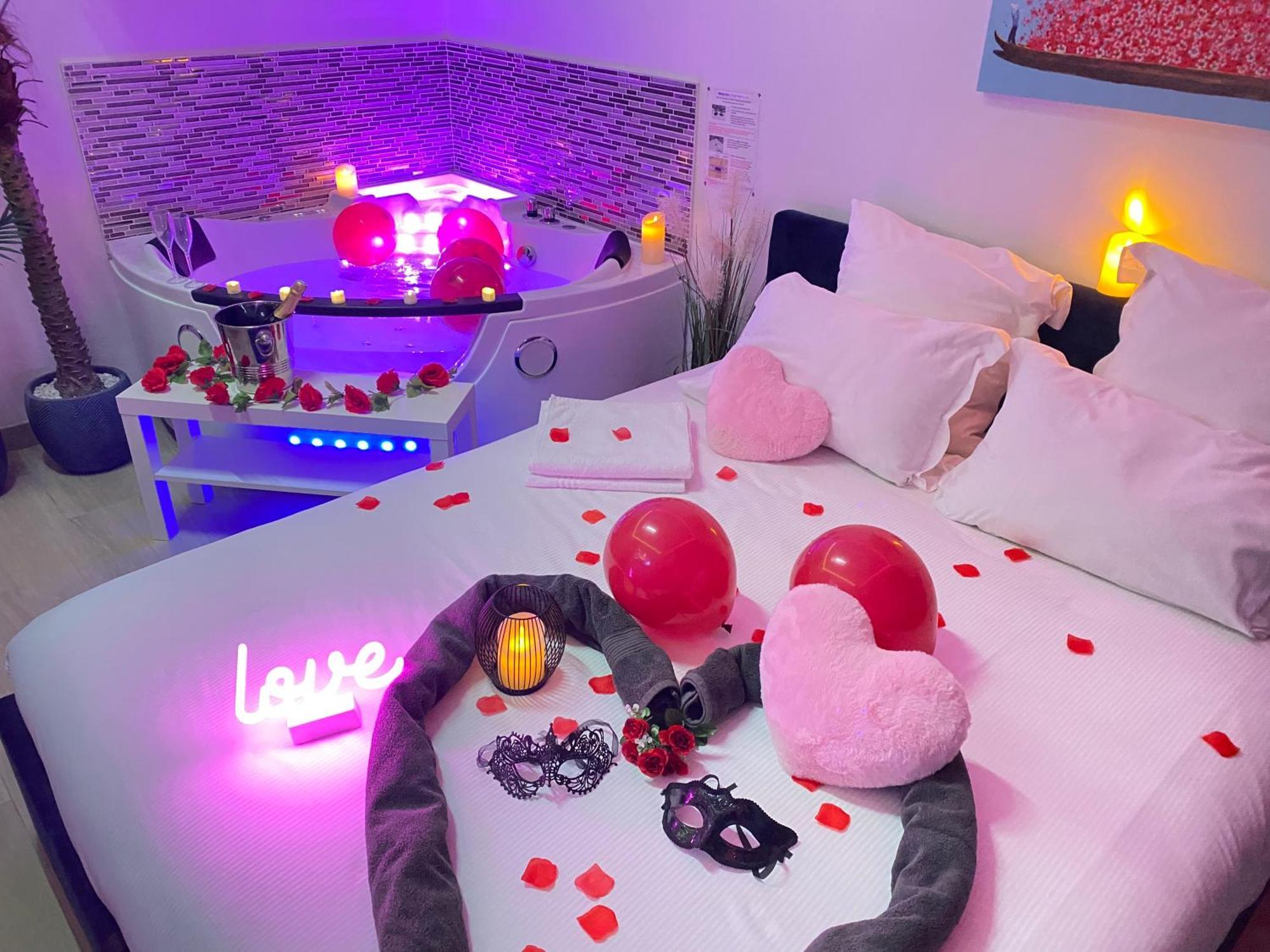 L'Escale Balneo'Romantique - Loveroom - Jacuzzi & Petit Dejeuner Villiers-sur-Marne Ngoại thất bức ảnh