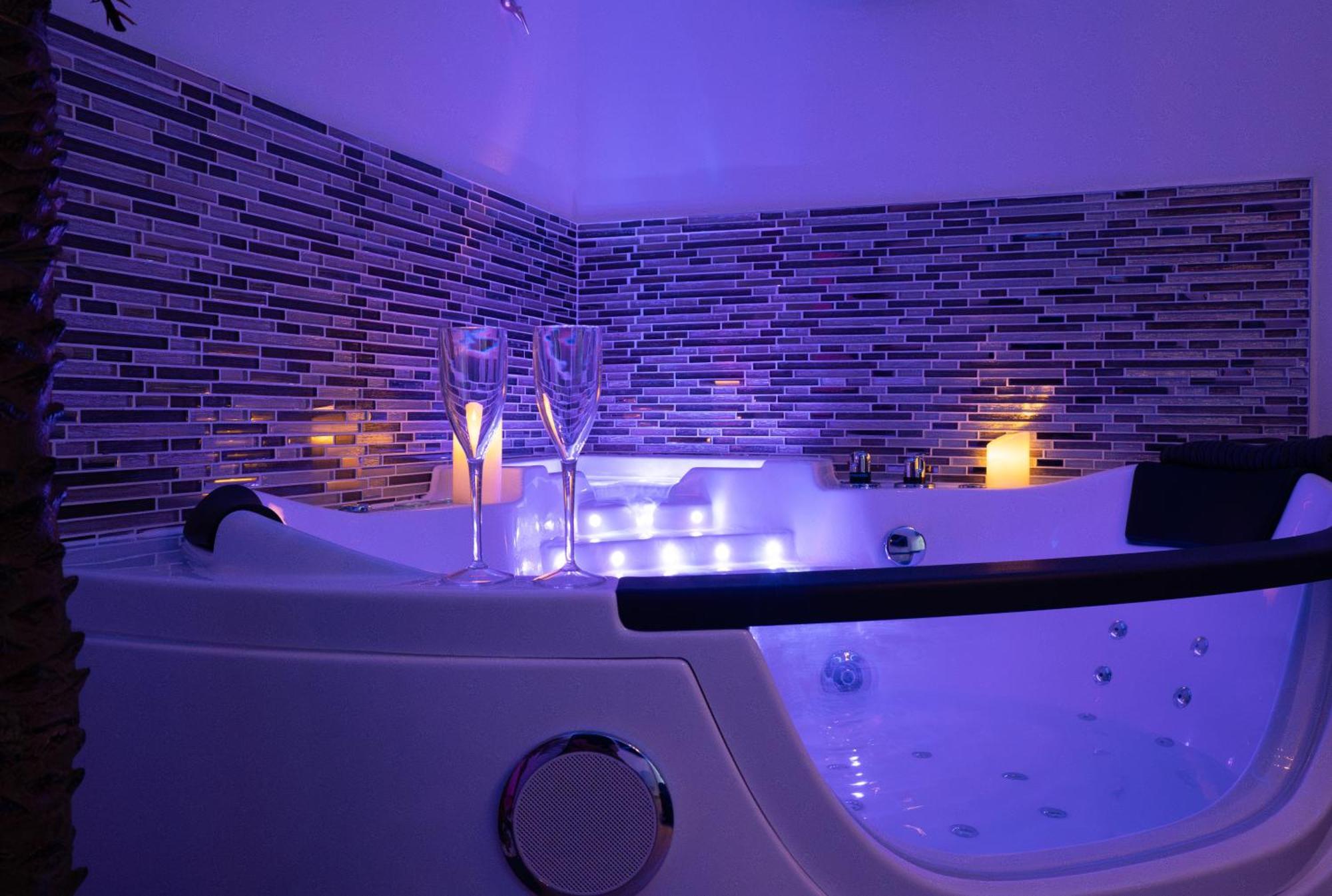L'Escale Balneo'Romantique - Loveroom - Jacuzzi & Petit Dejeuner Villiers-sur-Marne Ngoại thất bức ảnh